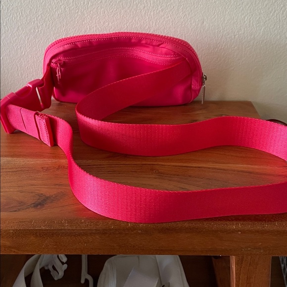 Lululemon Athletica Hot Pink Belt Bag - Picture 4 of 7